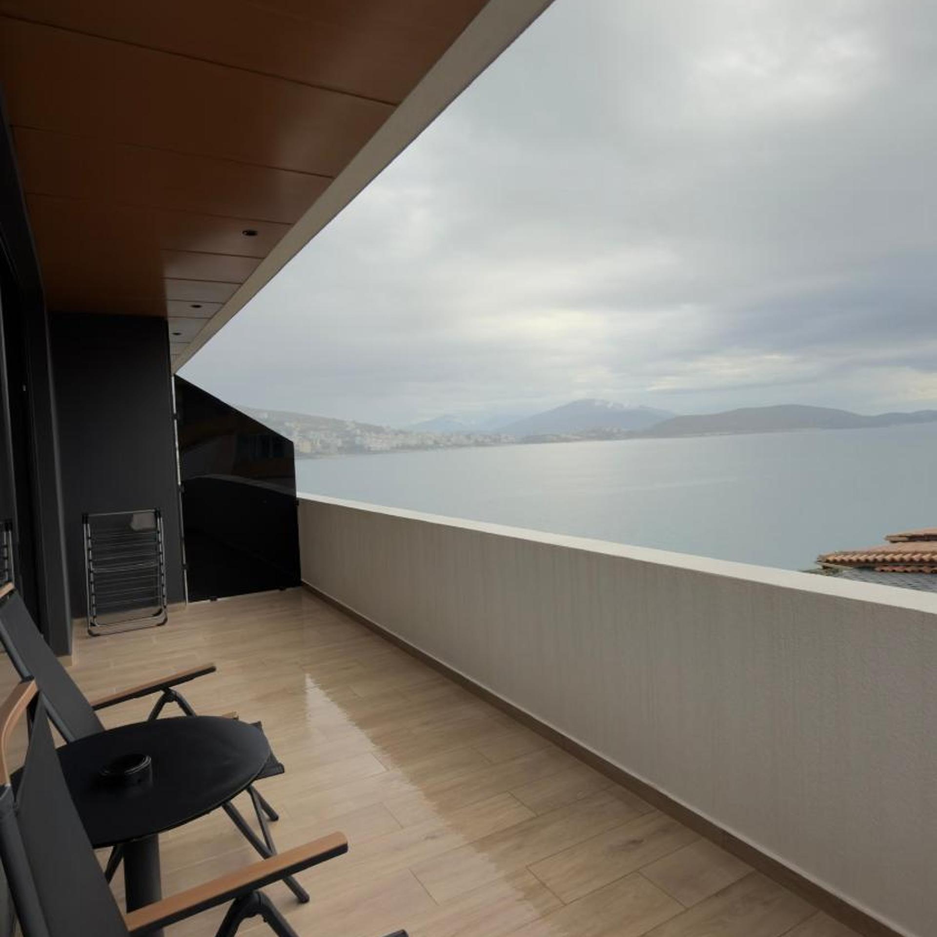 Yacht Premium Hotel 46/50