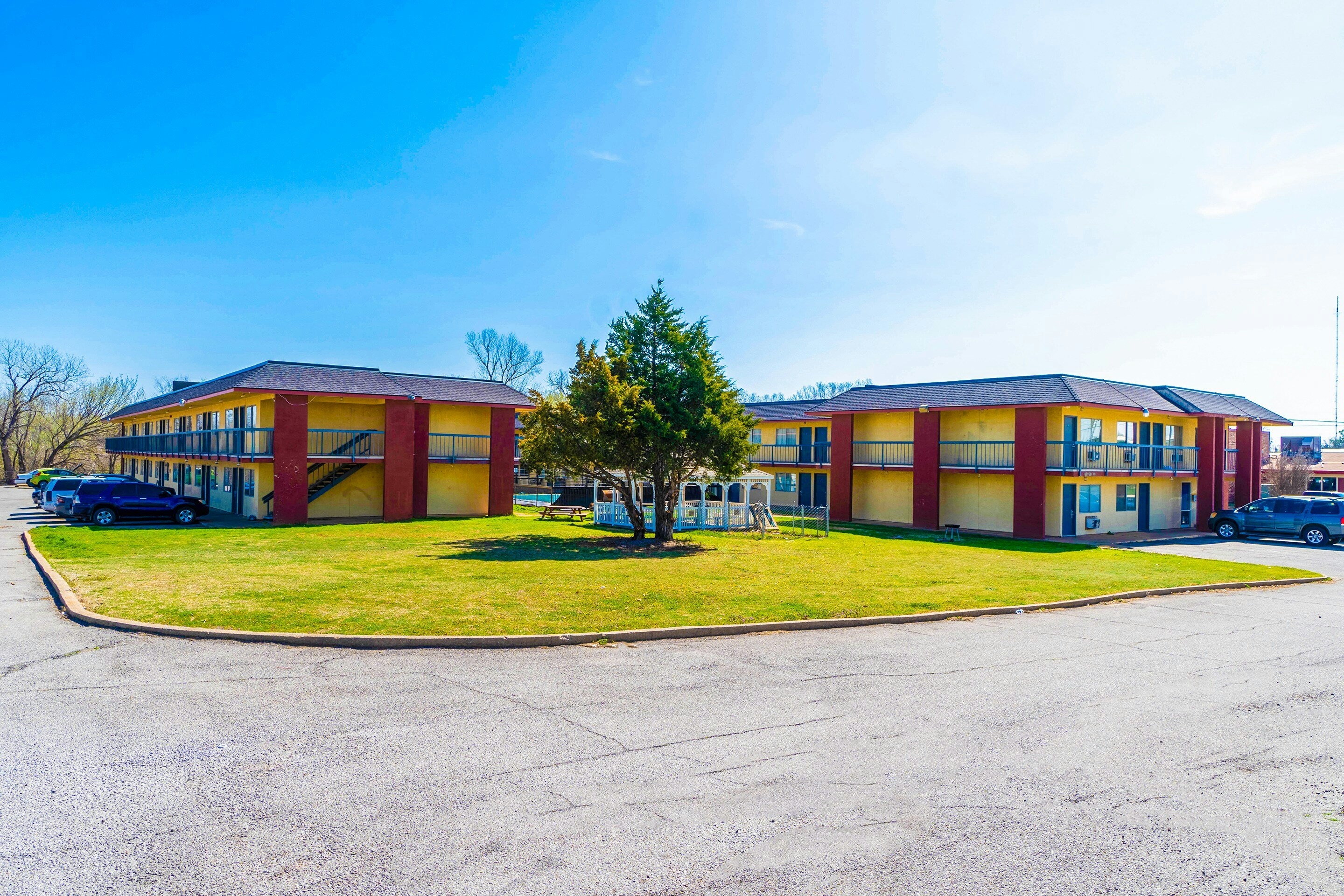 Castle Inn & Suites By OYO Chickasha 46/66