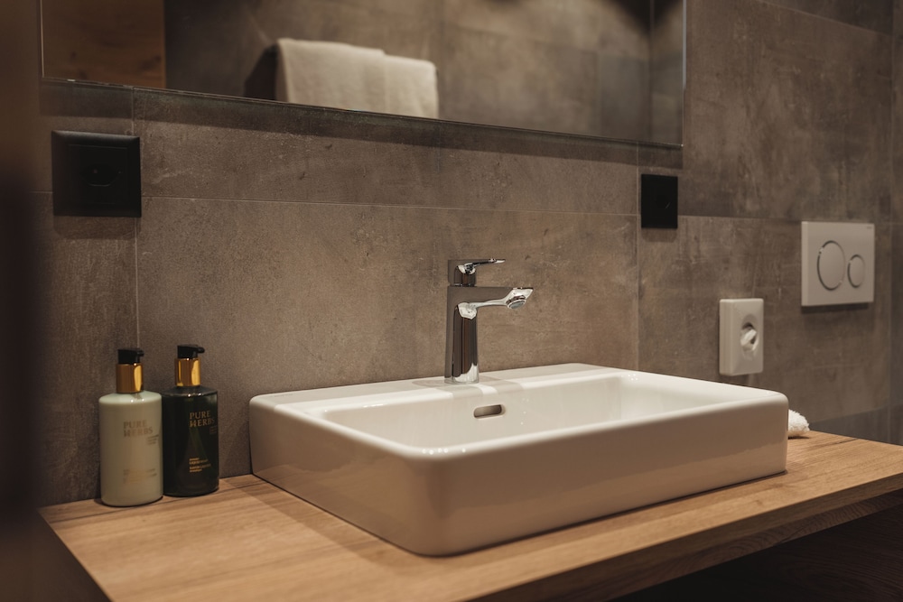 Zermatt Budget Rooms 48/49