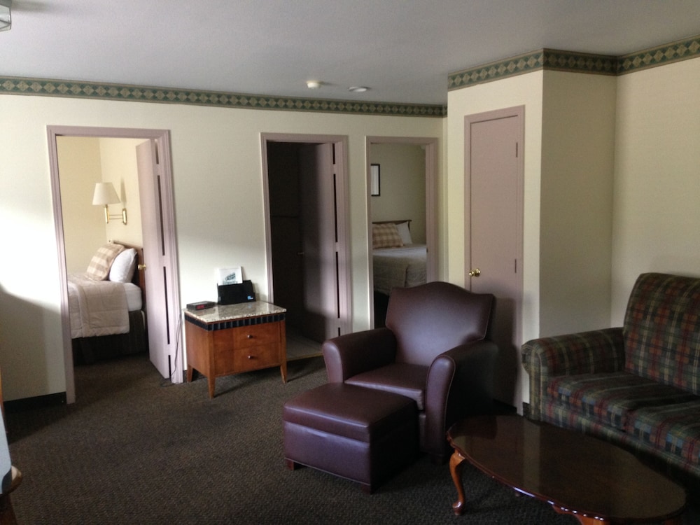 Silver Spruce Inn 24/50