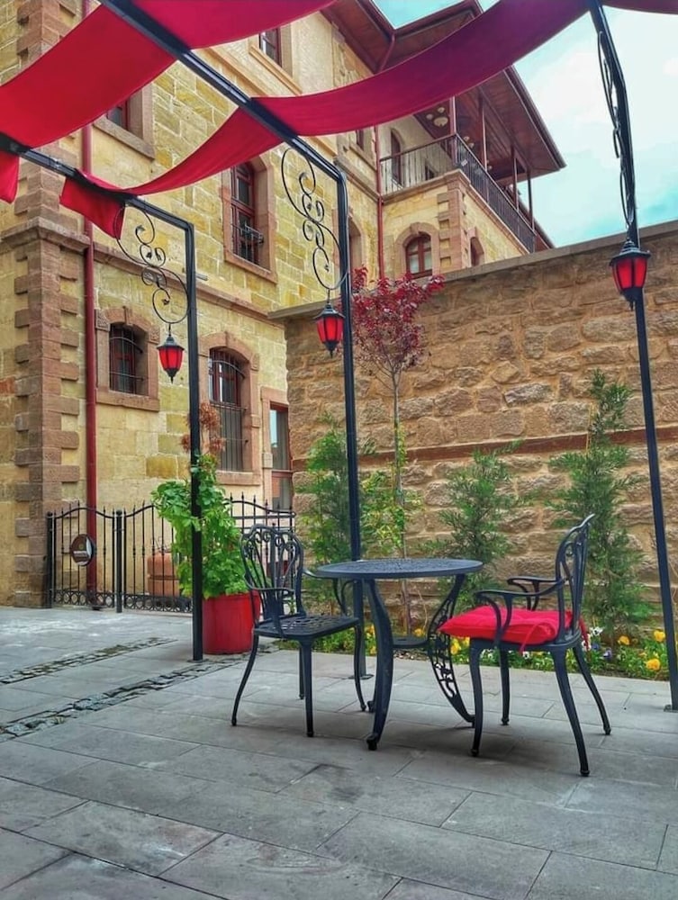 Pertevniyal Aziziye Hotel 46/50