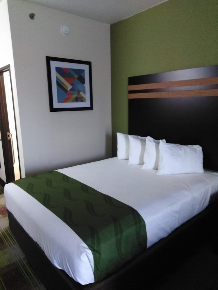 Quality Inn & Suites Mount Vernon 3/17