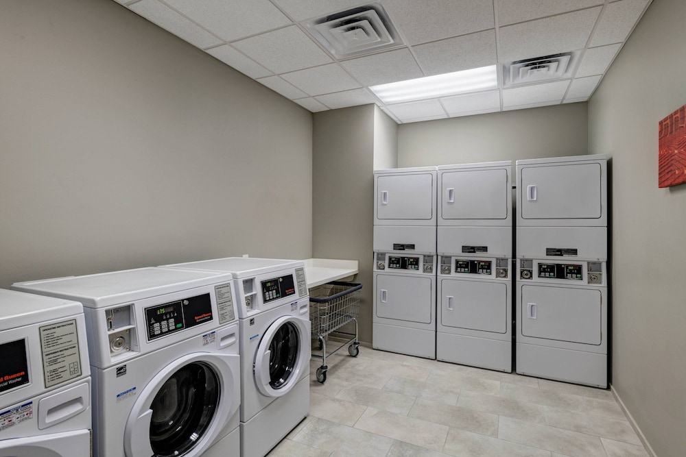 TownePlace Suites by Marriott Dallas DFW Airport North/Irving 22/54