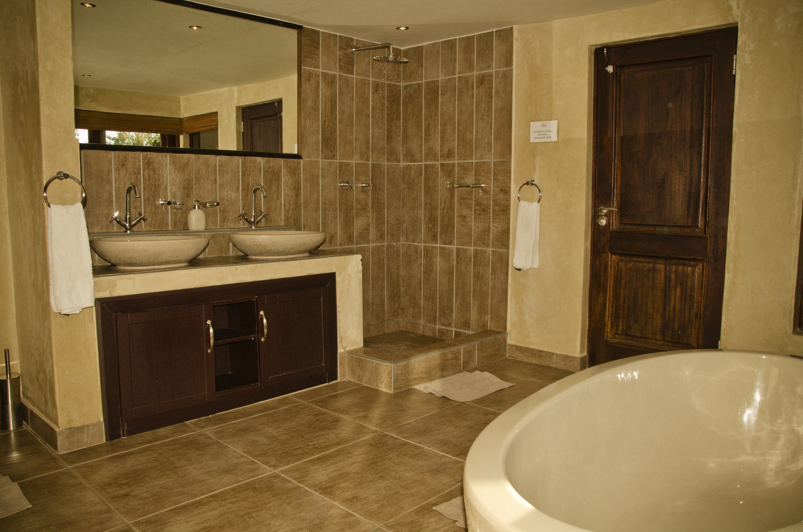 Morokolo Safari Lodge 81/82