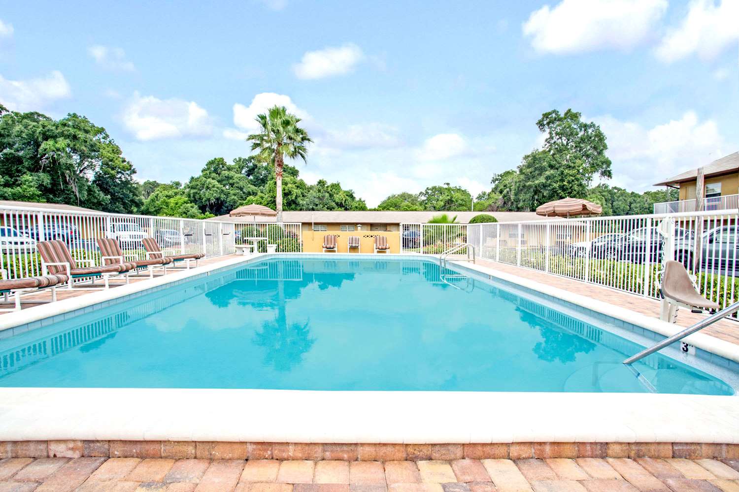 Days Inn By Wyndham Orange City/Deland 28/39