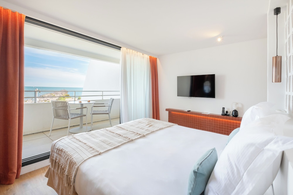 Traditional, King Bed, Sea View, Balcony