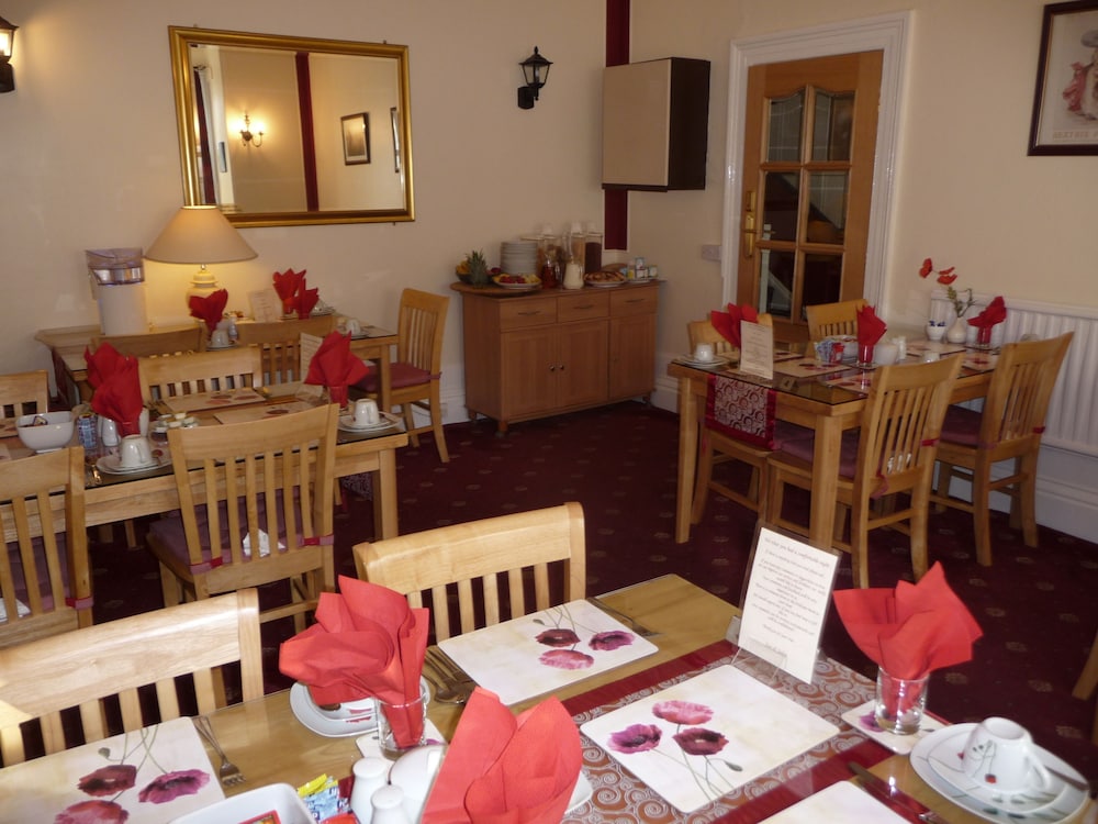 The Warwick - Guest House 30/50