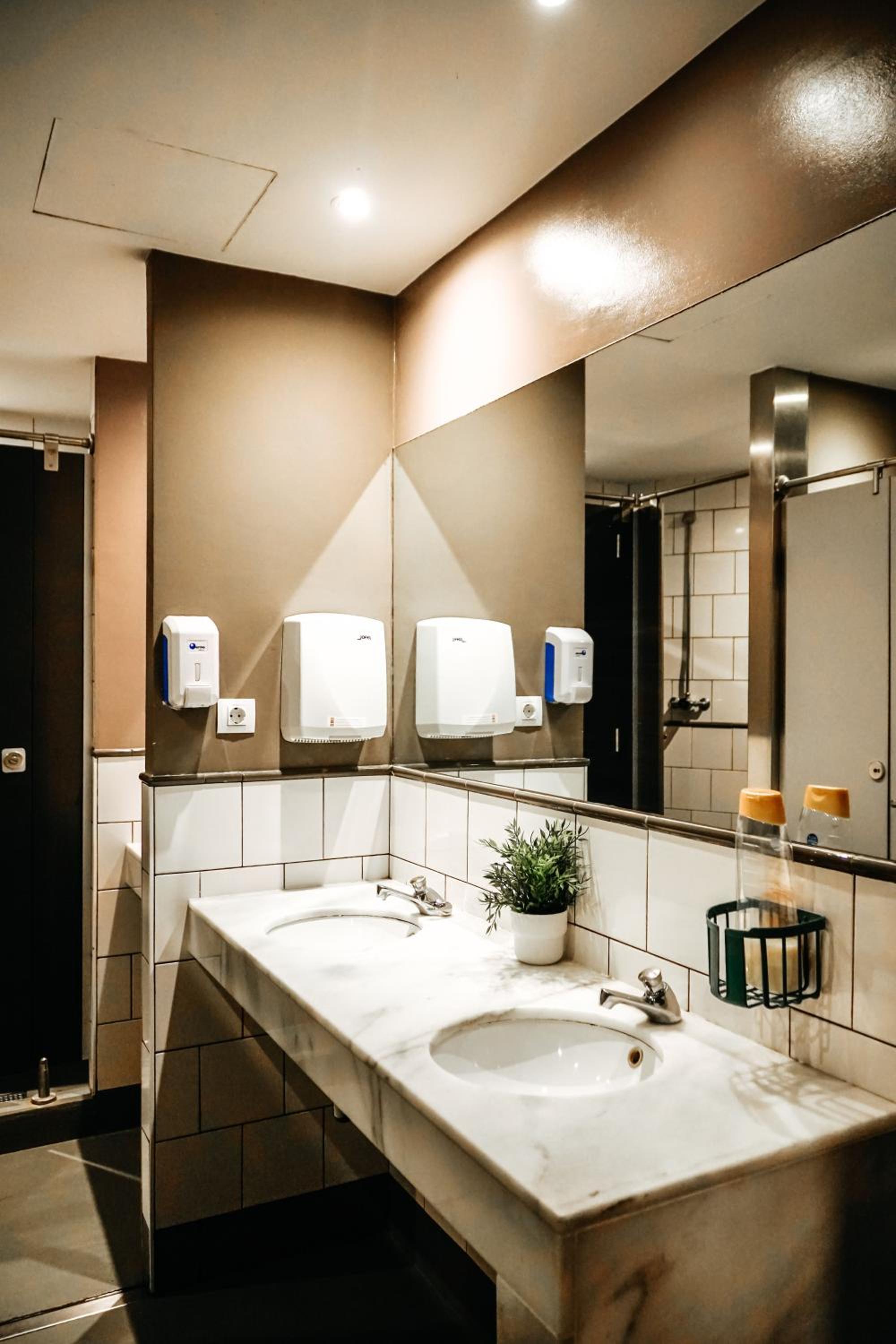 سكن مشترك مختلط بأربعة أسرّة، HelloBCN Hostel 5/5