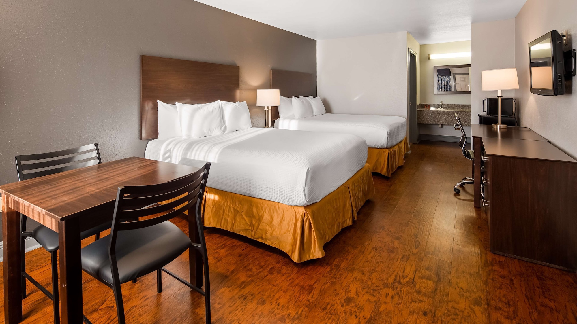 غرفة قياسية بسريرين كوين للمدخنين، SureStay Plus Hotel by Best Western Hammond 3/4