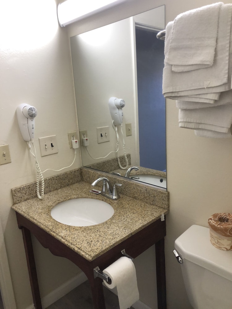 Anaheim National Inn 72/72