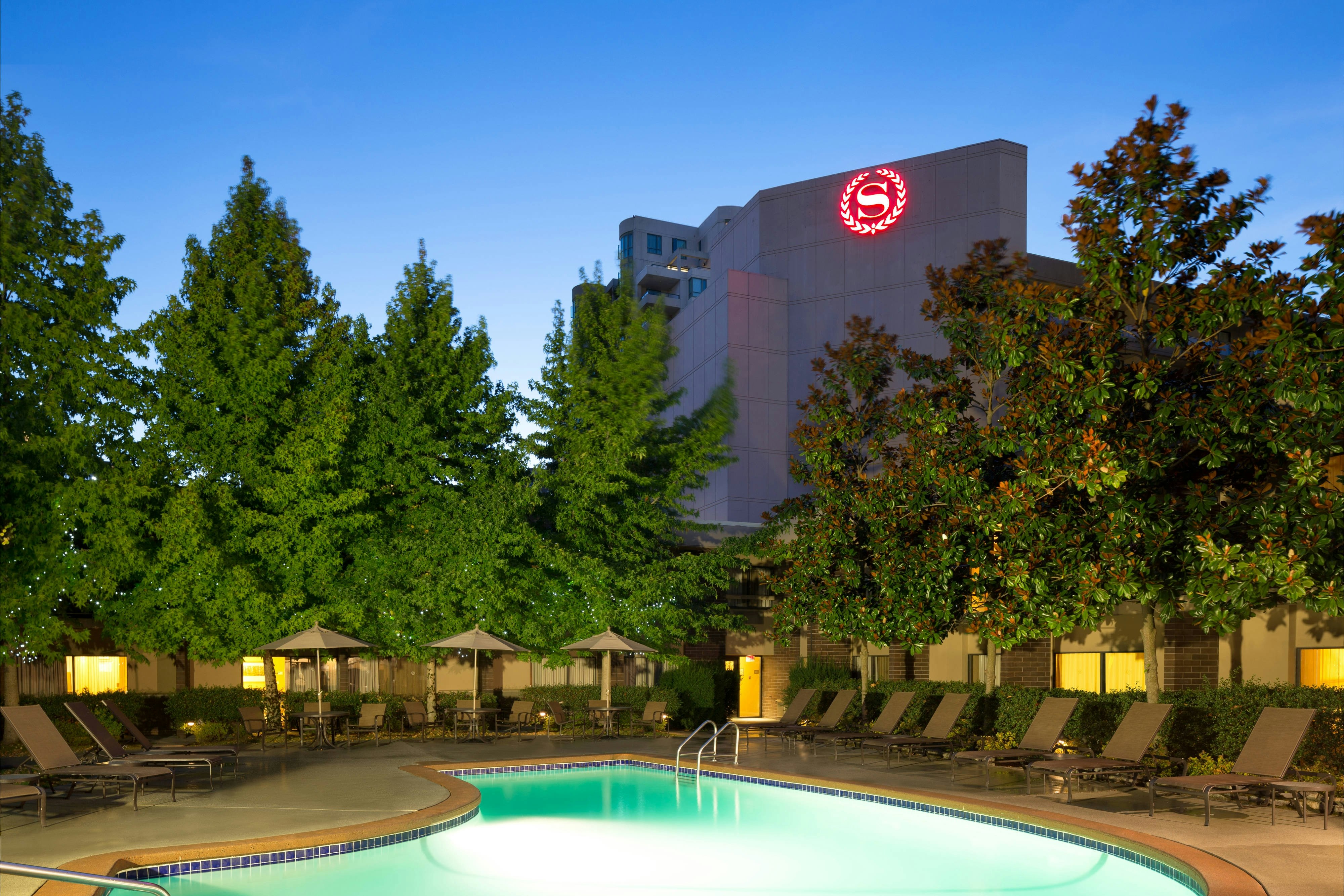 SHERATON VANCOUVER AIRPORT HOTEL 31/32