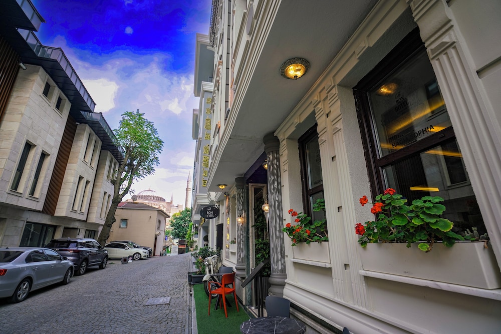 Bon Hotel Old City 45/50