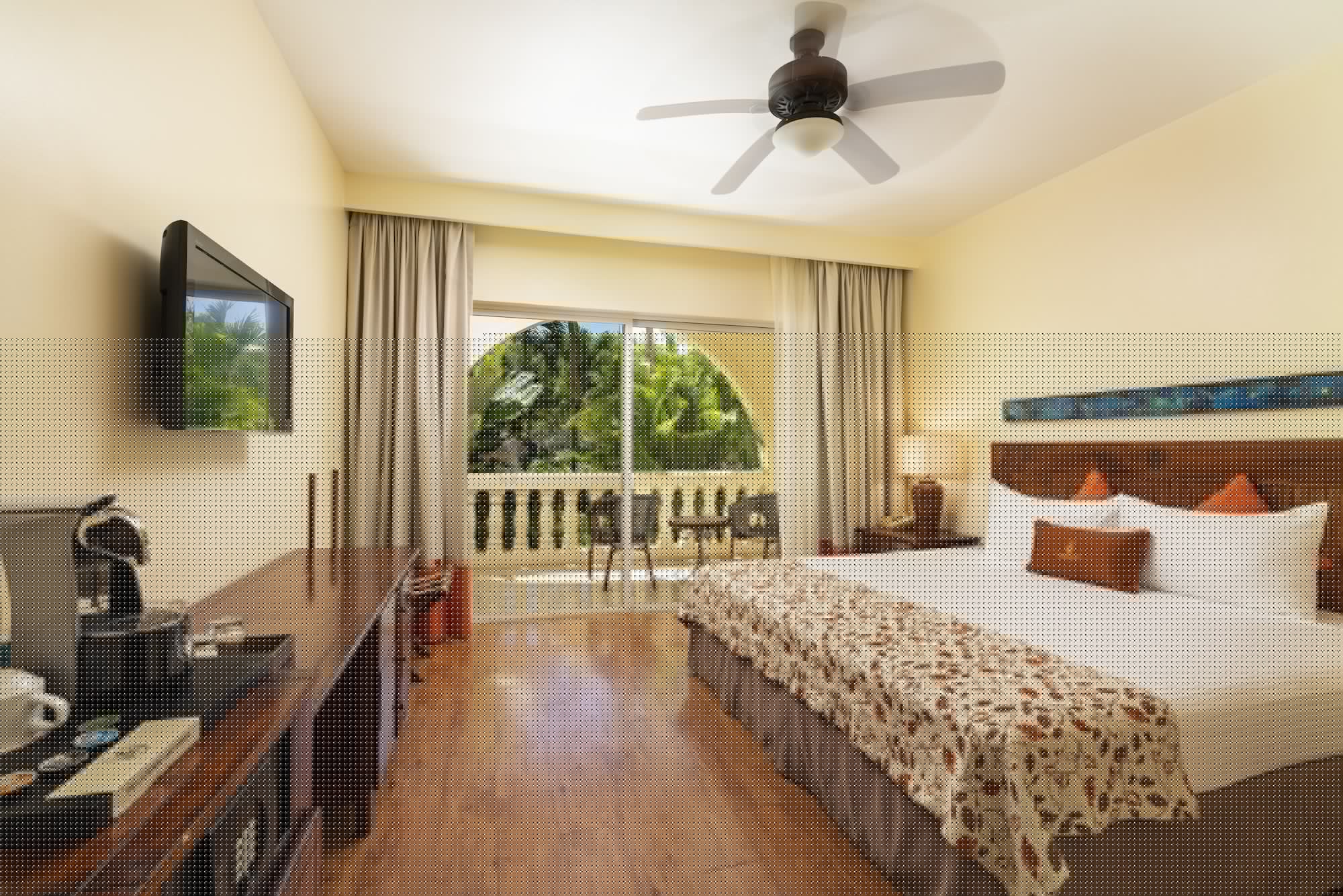 Tropicana, King Bed, Pool View، Tamarindo Diria Beach Resort 2/8