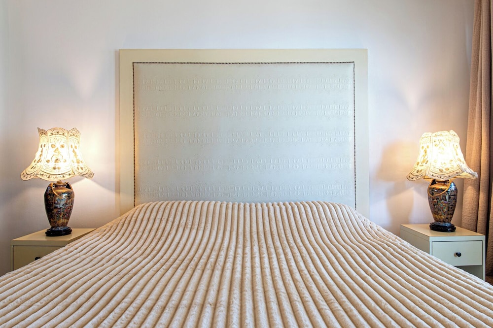 Assa Maris Beach Hotel 73/108