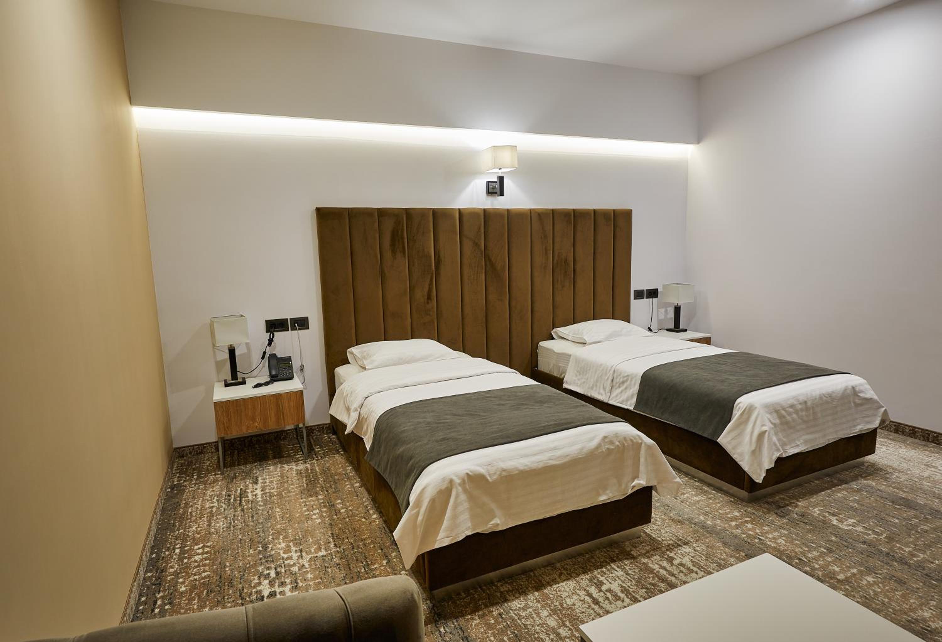 Budget, Twin Beds, No Window