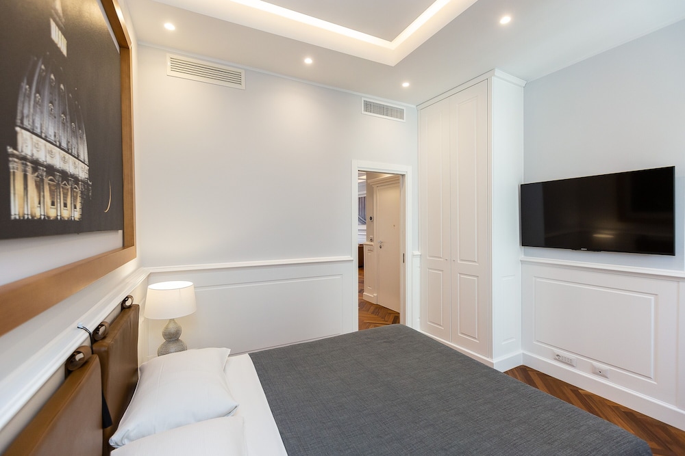 1 Bedroom, Design, Apartment, Queen Bed, City View, Sofa