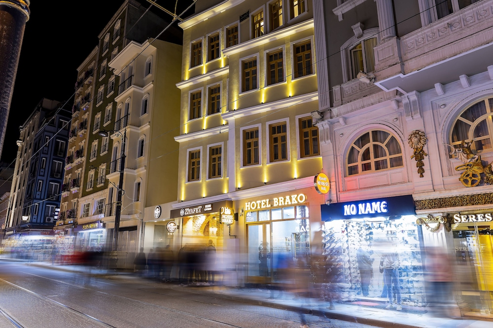 Brako Hotel 3/43