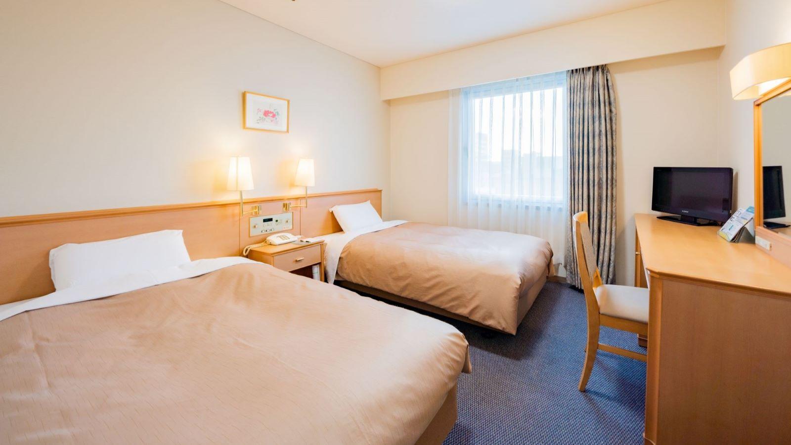 Select, Twin Beds, with View