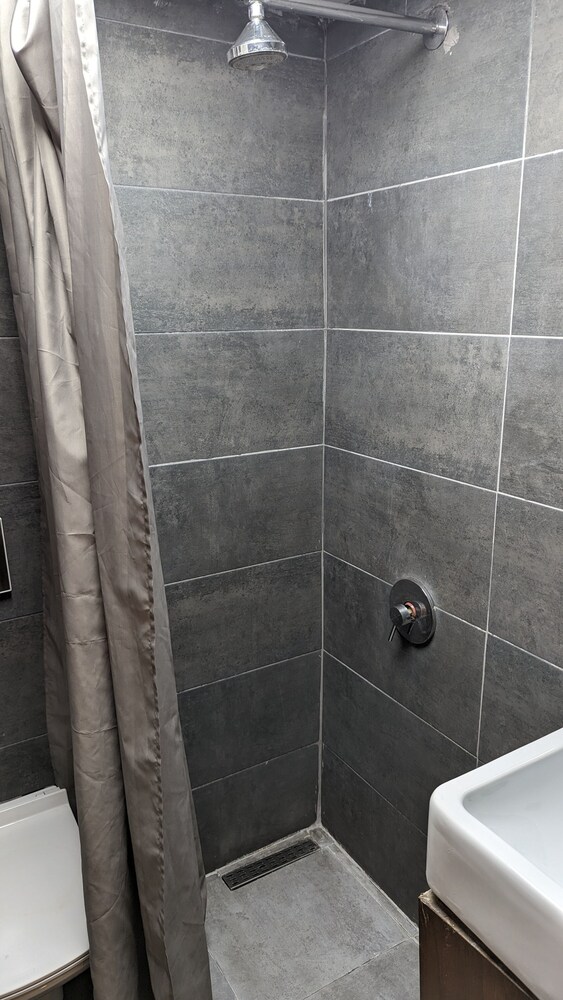 Ramona Hotel 44/45