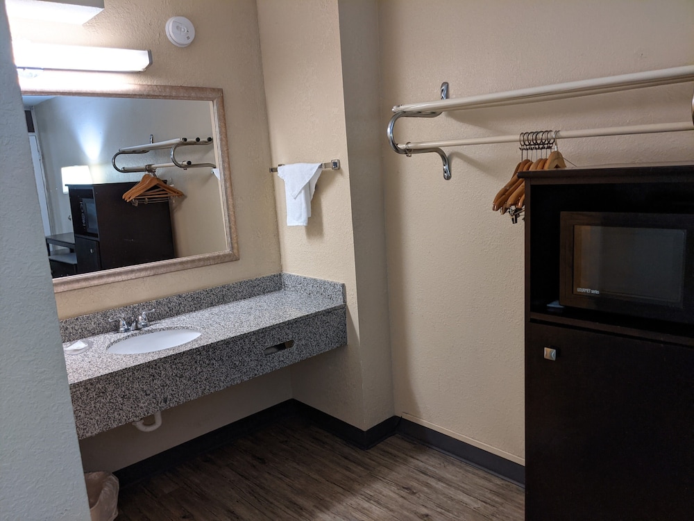 Motel6 Effingham, IL 49/50
