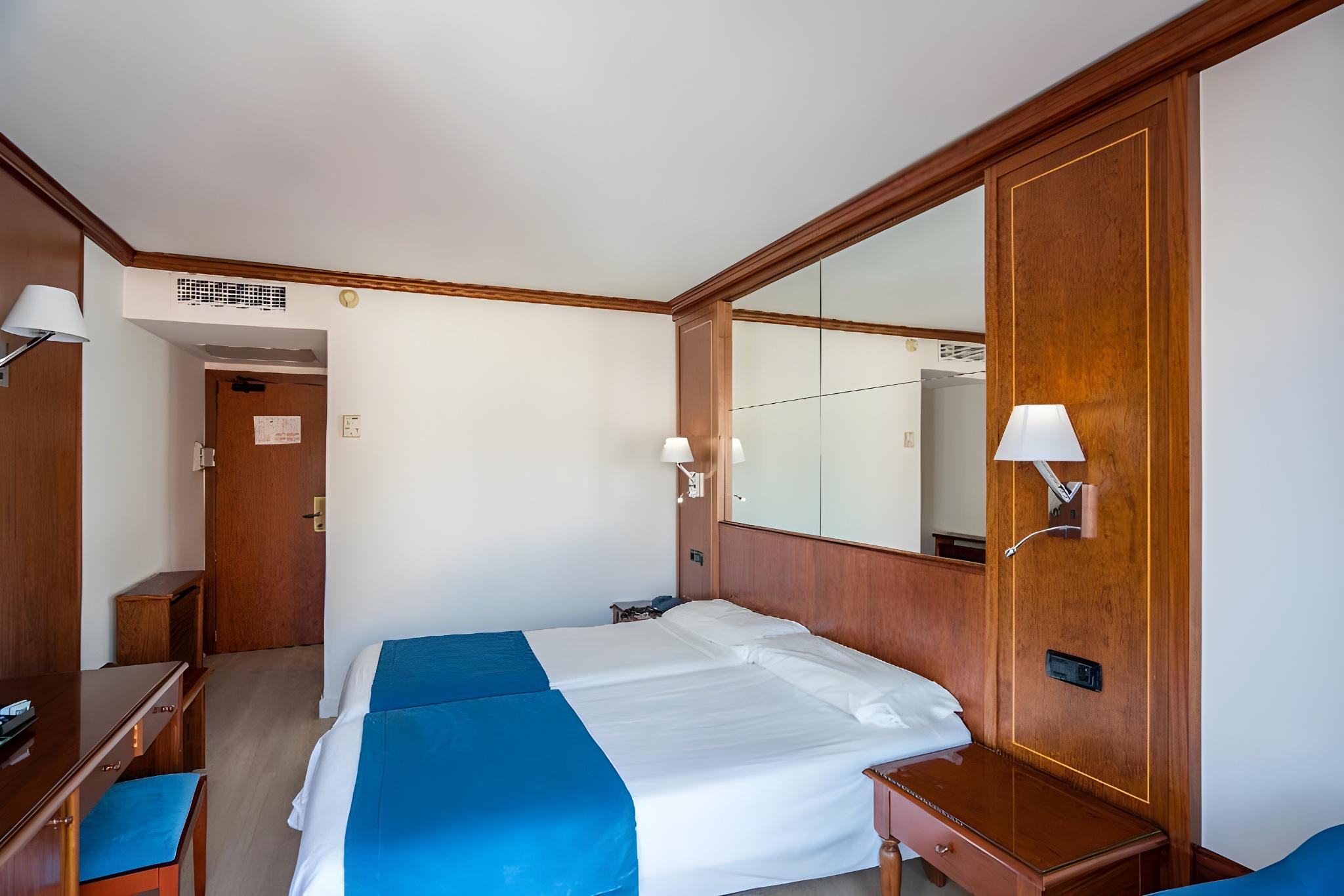 غرفة بإطلالة