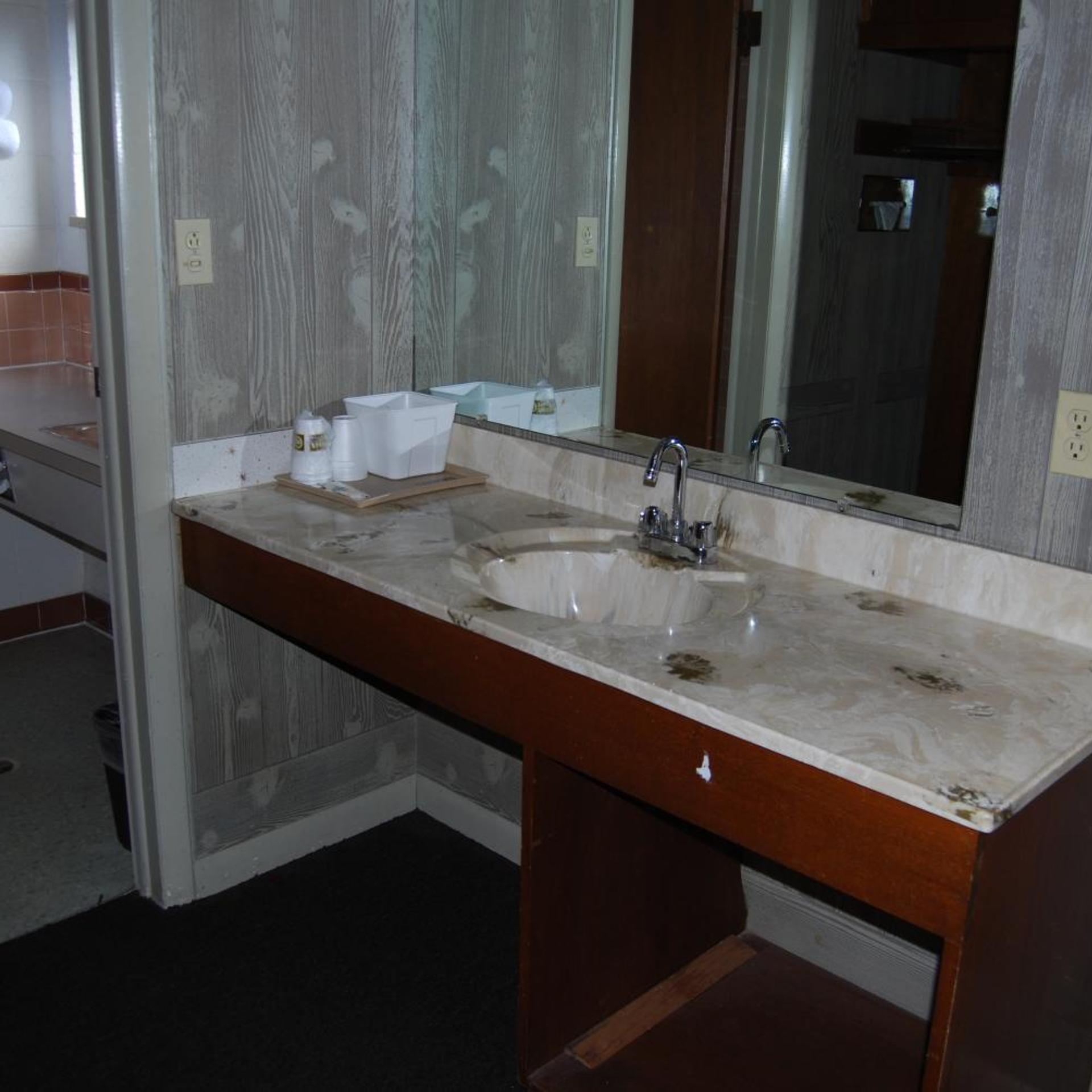 Budget Host 254 Inn Loveland 28/28