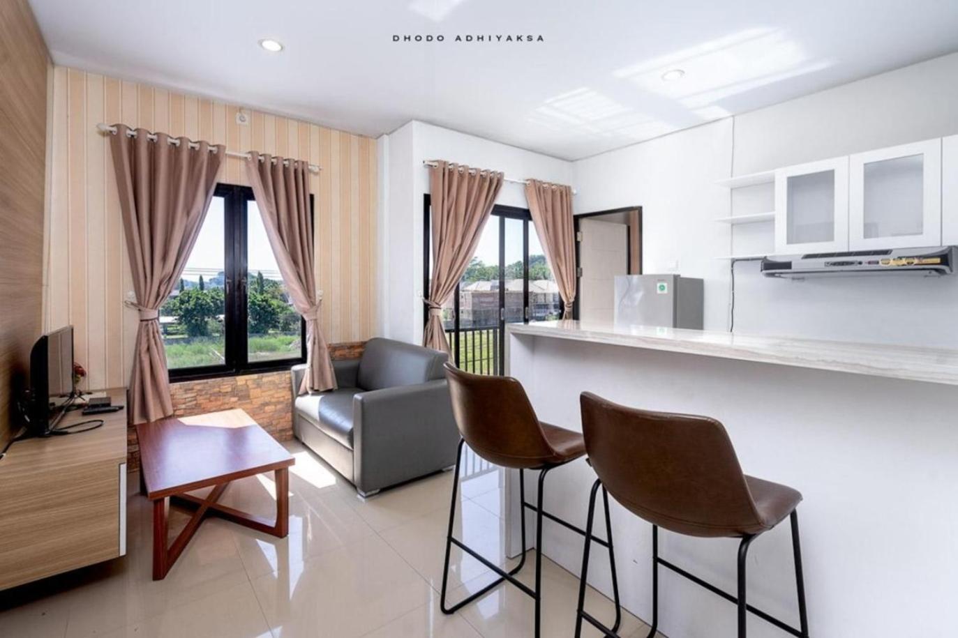 Jember Town Square Apartment by Calli Rooms 34/49