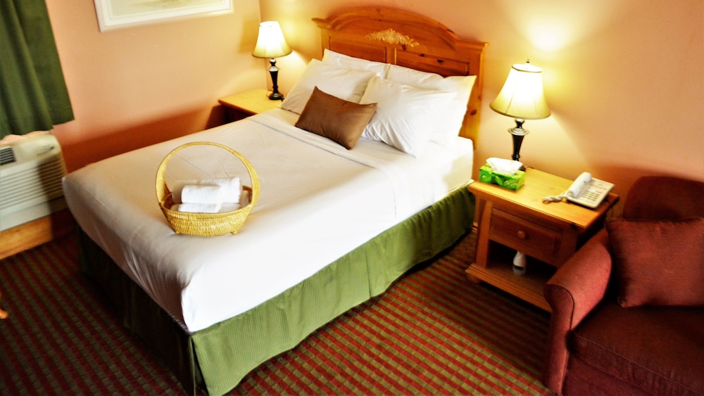 Knights Inn Colonial Fireside Inn 15/30