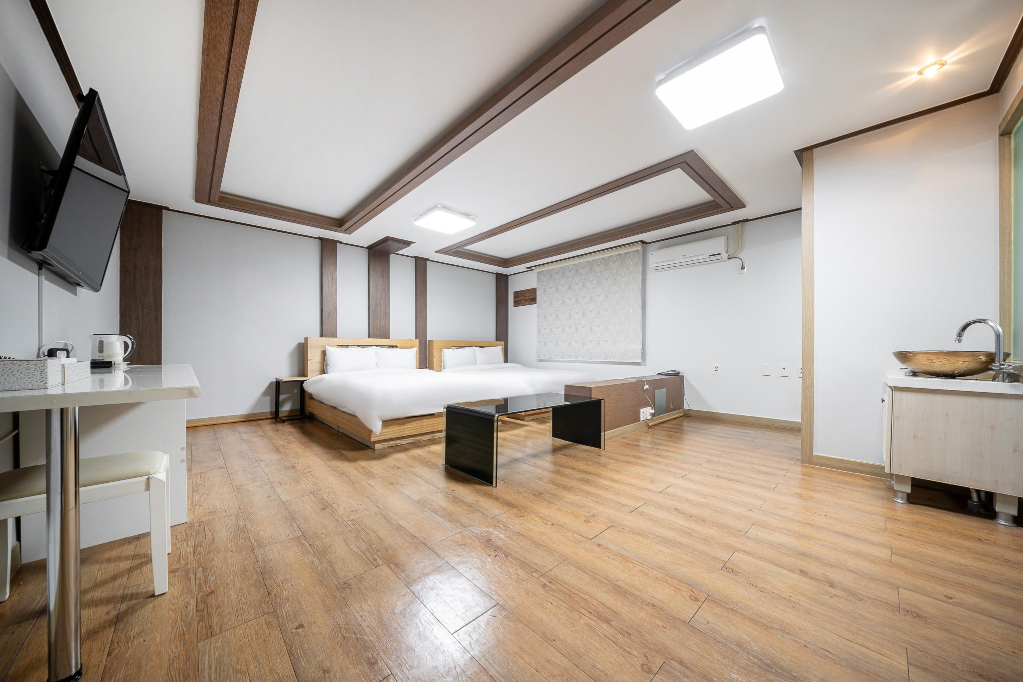 Raon Hotel 11/24