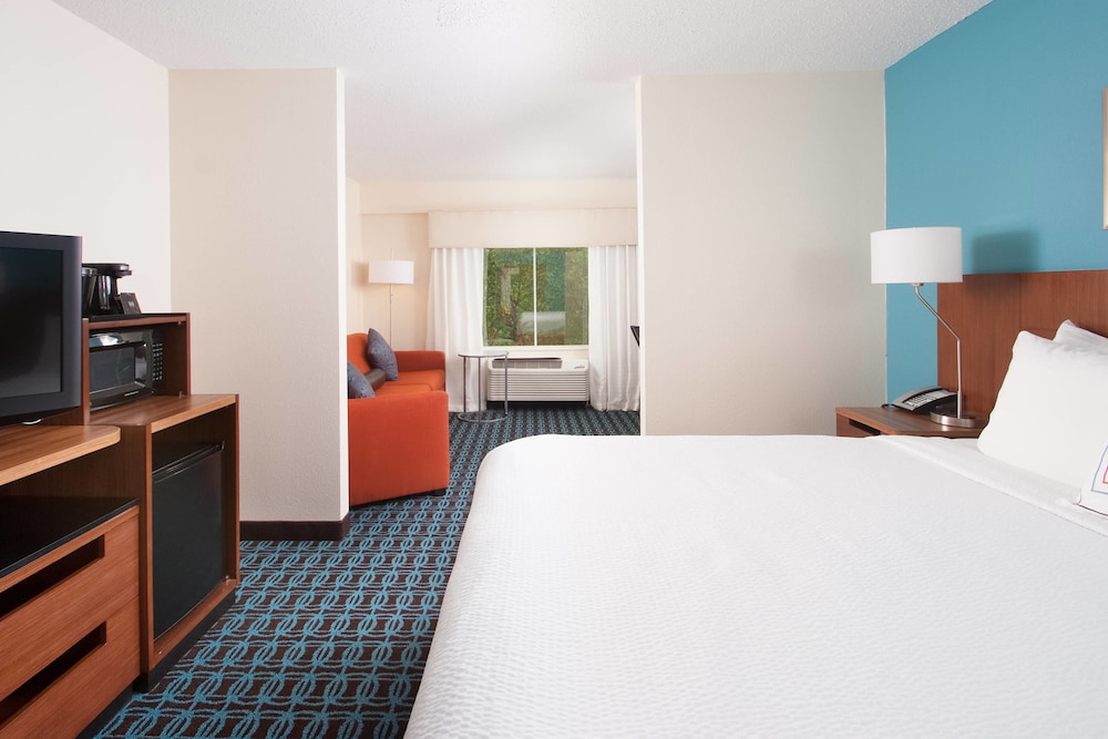 Fairfield Inn Charlotte Gastonia 10/38