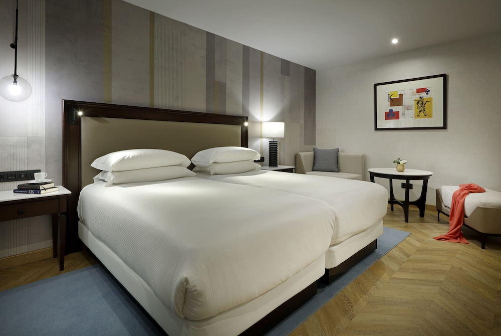 Hyatt Regency Hesperia Madrid 25/65