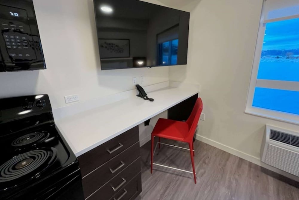 Hawthorn Extended Stay by Wyndham Alpine 31/49