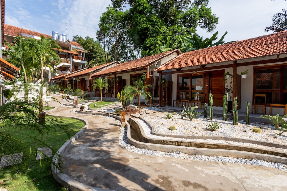 Bauhinia Resort 39/50