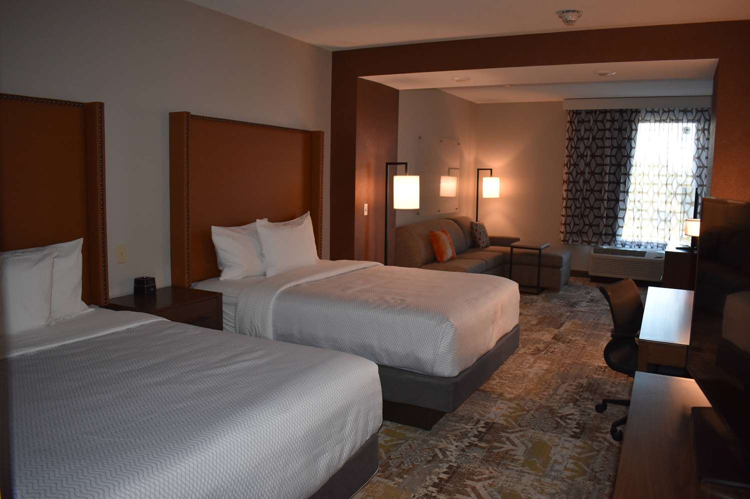 La Quinta Inn Suites By Wyndham Flagstaff East I 40 8/49