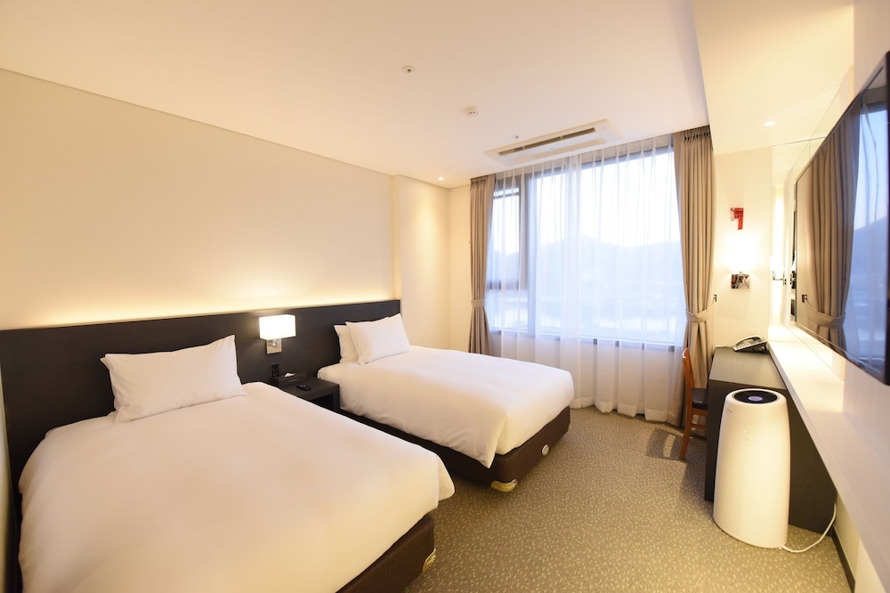Artnouveau Suite Hotel 16/48