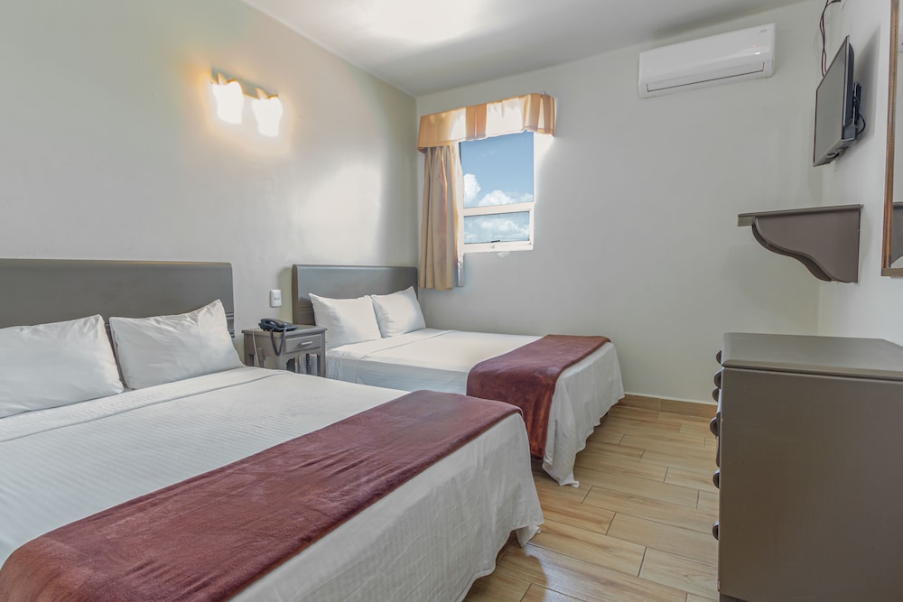 Hotel Plaza Del Arco Express 12/65