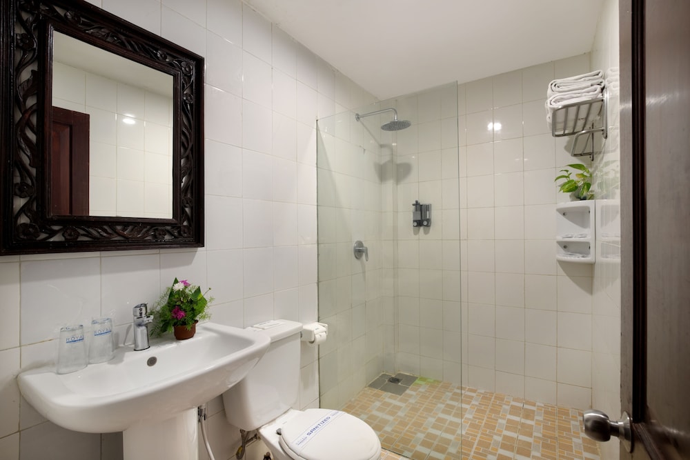 Royal Hotel and Villa Bali 45/48