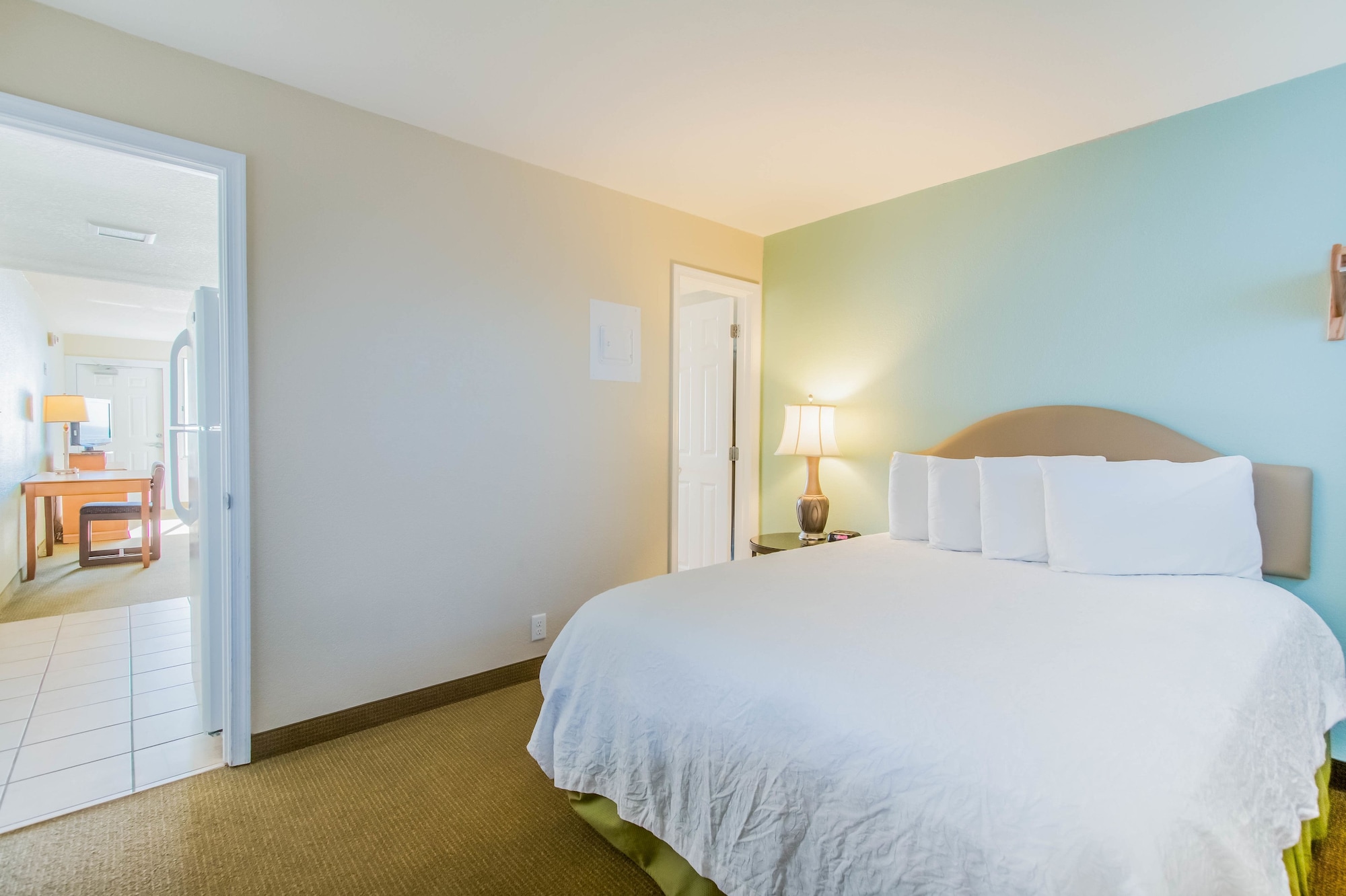 ROOM, 2 QUEEN BEDS, BEACH FRONT, KITCHEN