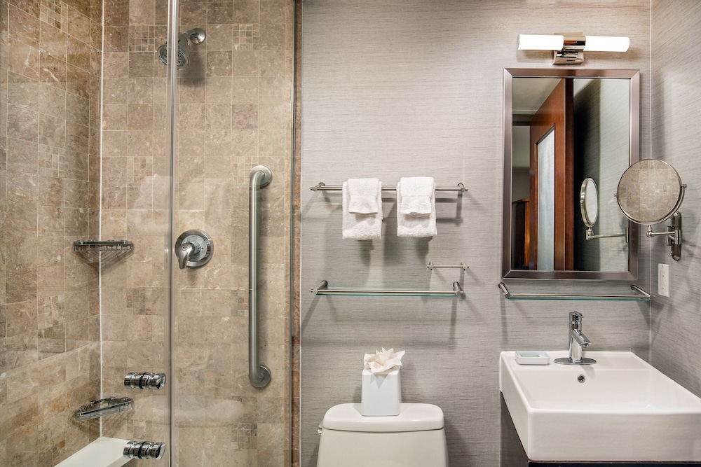 غرفة ديلوكس بسرير كينج بإطلالة على المدينة، Fairfield Inn and Suites New York Manhattan Times Square 7/9