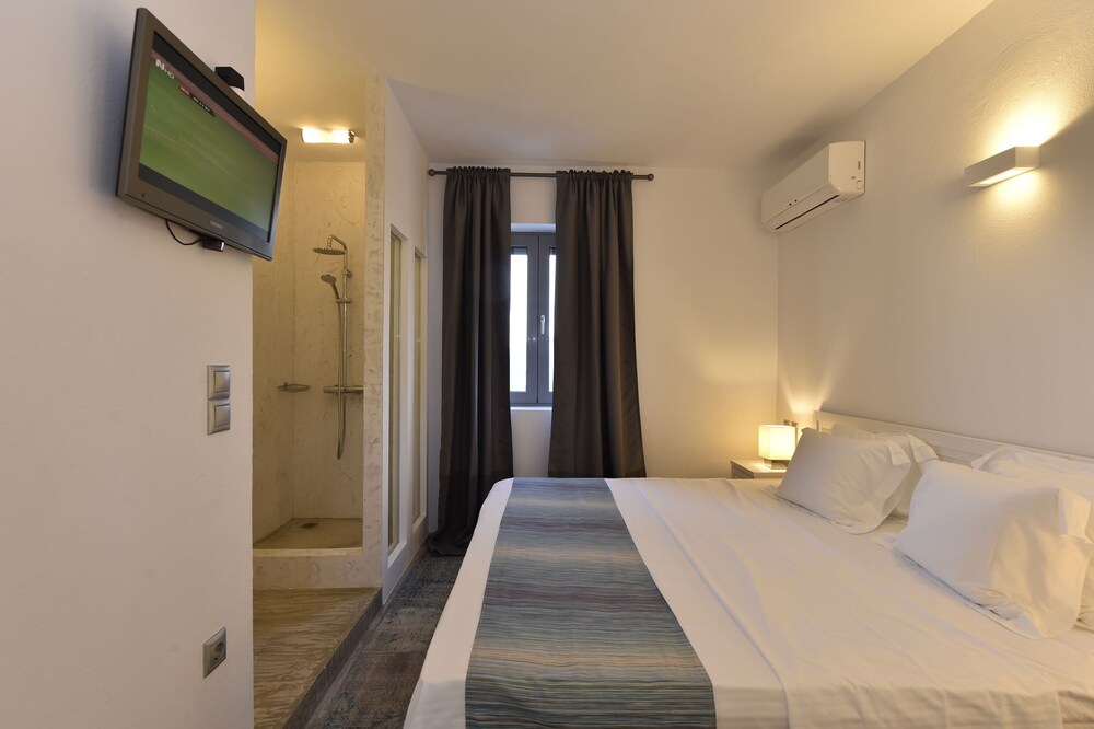 Naoussa Hills Boutique Resort- Adults Only (13+) 21/76