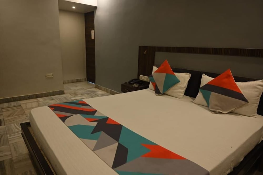 Oyo 3993 Hotel Churuwala Inn 22/54