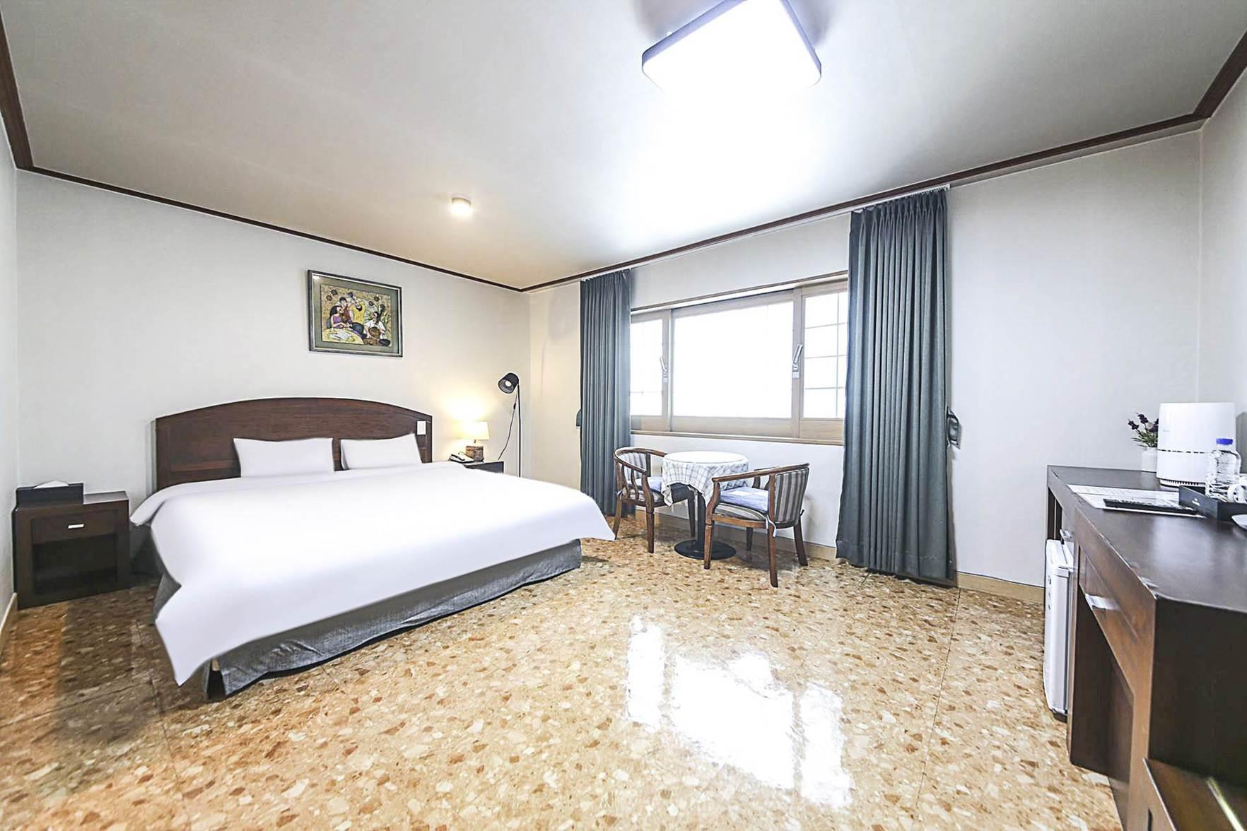 Jeju Golf Hotel 30/50