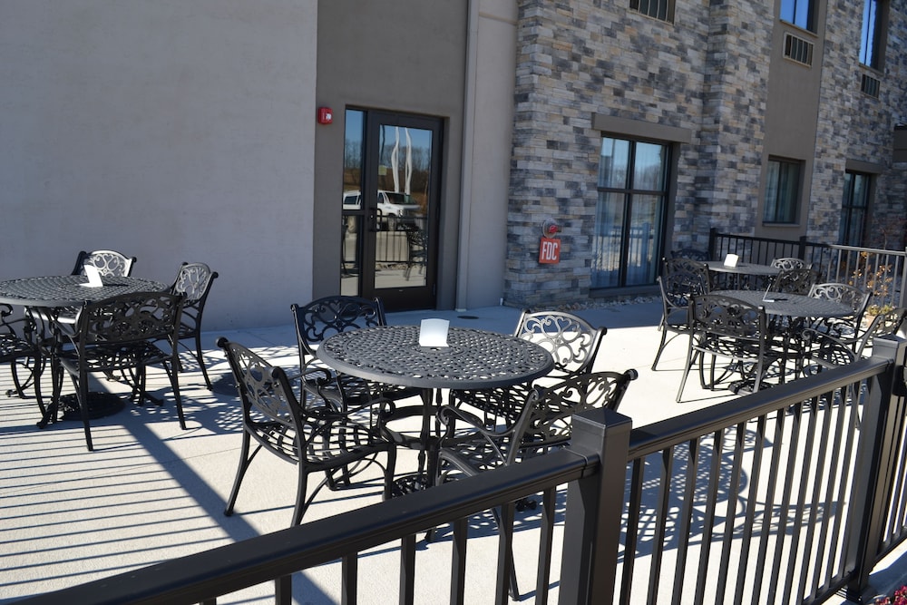 Sleep Inn & Suites Belmont / St. Clairsville 34/45