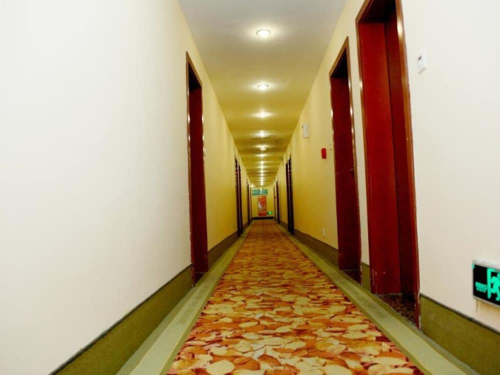GreenTree Inn HuaiAn QingPu District Huaihainan Road Express Hotel 14/20