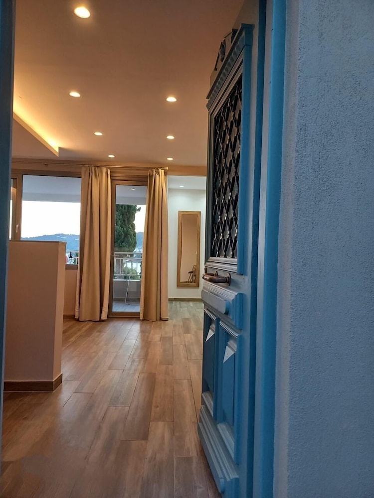 Core Luxury Suites 32/55