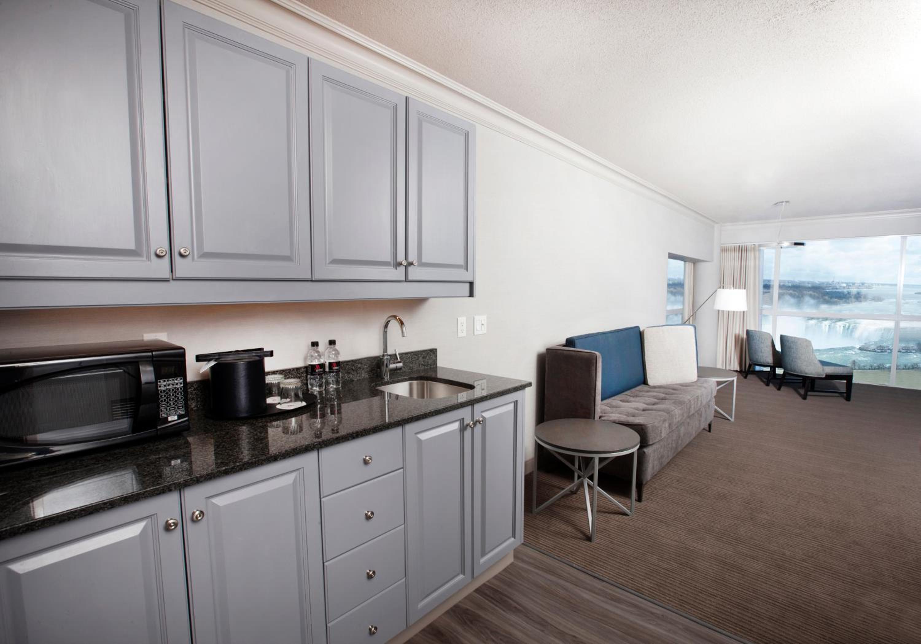 جناح رئاسي جونيور مع أريكة، Niagara Falls Marriott on The Falls 2/4