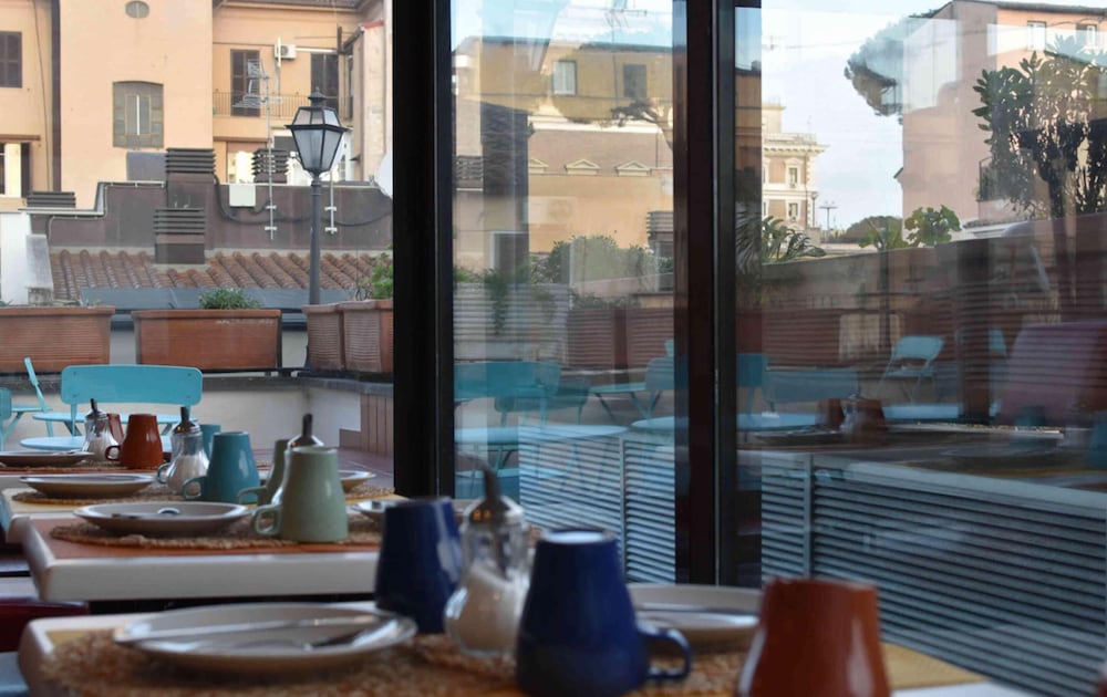Hotel Canova 6/49