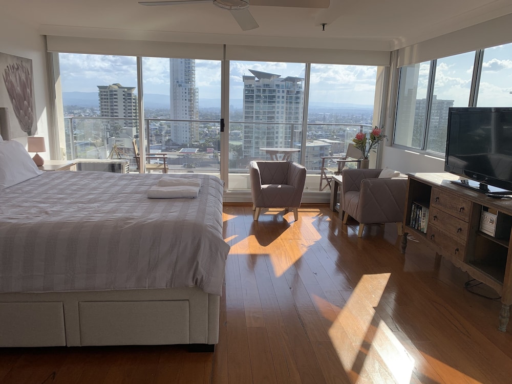 The Penthouses 11/27