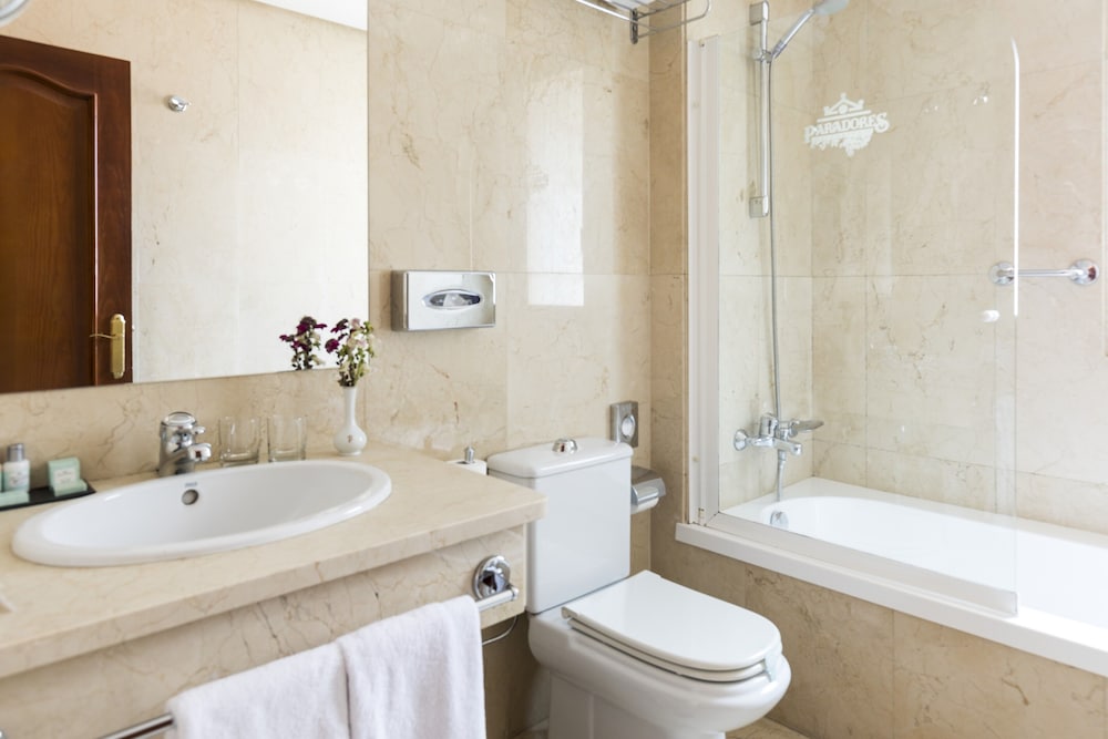 Parador De Hondarribia 38/40
