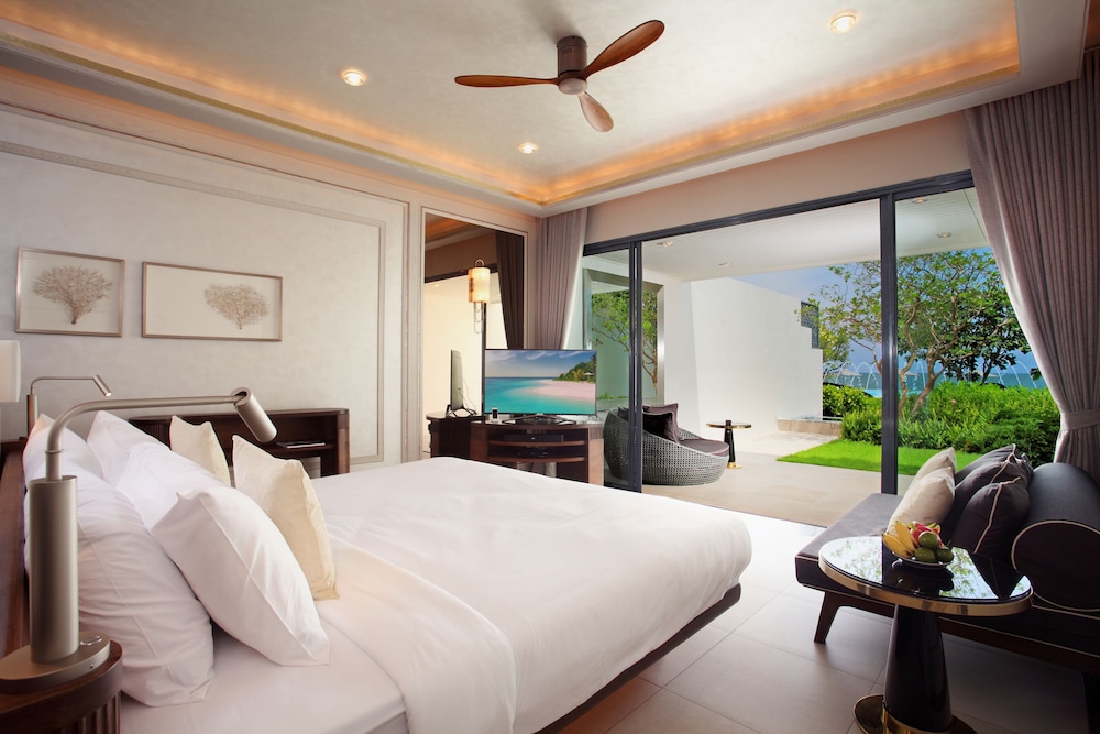 GARDEN POOL, CLUB, SUITE, BEACH FRONT